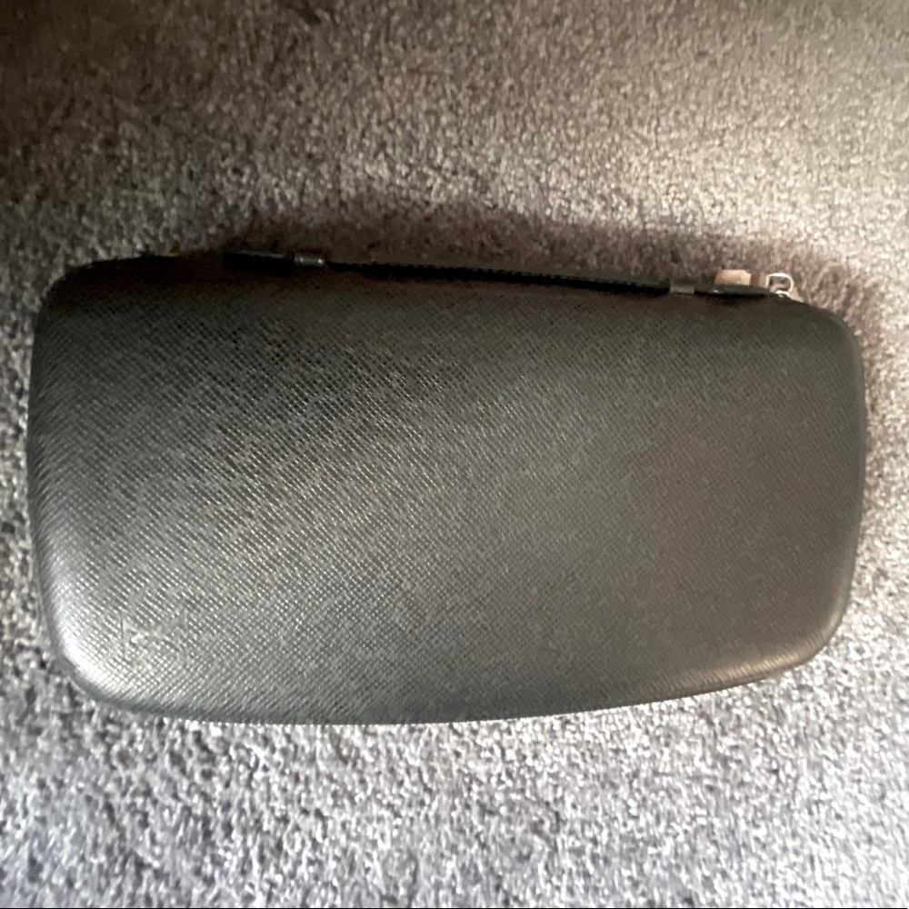 Louis Vuitton Taiga Leather Wallet Organizer Travel Black Zip Around